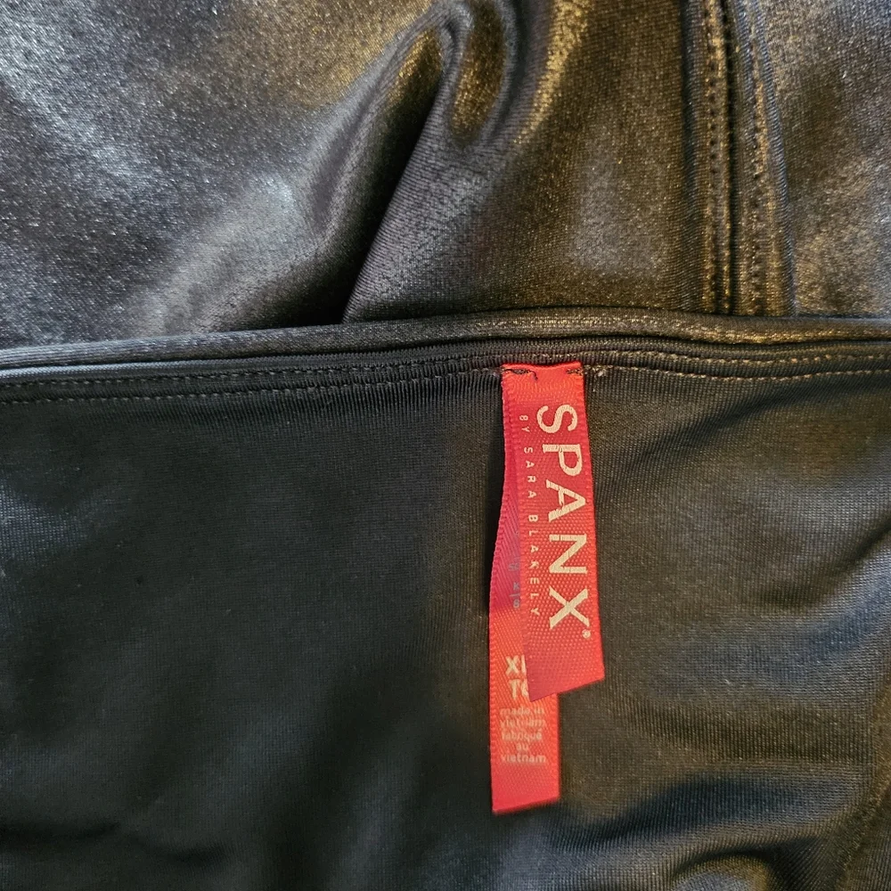 Spanx Girl's Black Coated High Rise Compression Activewear Leggings